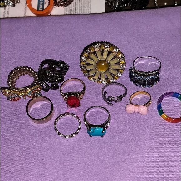 Lot or bundle of 18 different unique statement rings, all in excellent condition - Picture 5 of 16